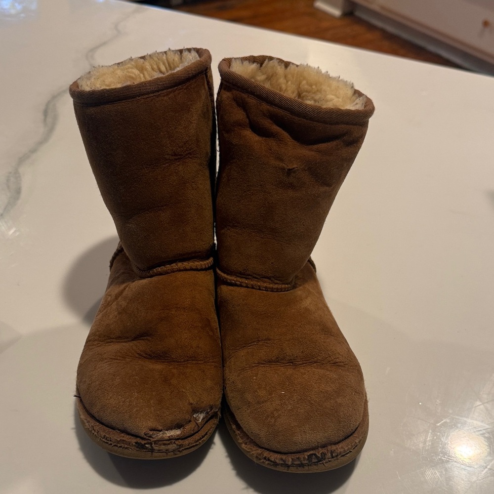Girls Play condition UGH Shearling-Lined Boots